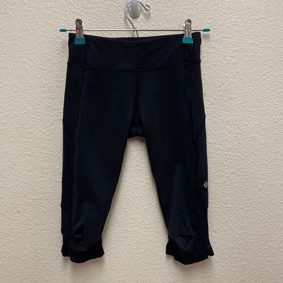 Lululemon Cropped Leggings Size 4 - Picture 1 of 6